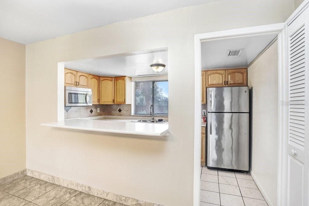 3821 LAKE DRIVE Unit 223, TAMPA, FL 33614 photo 5