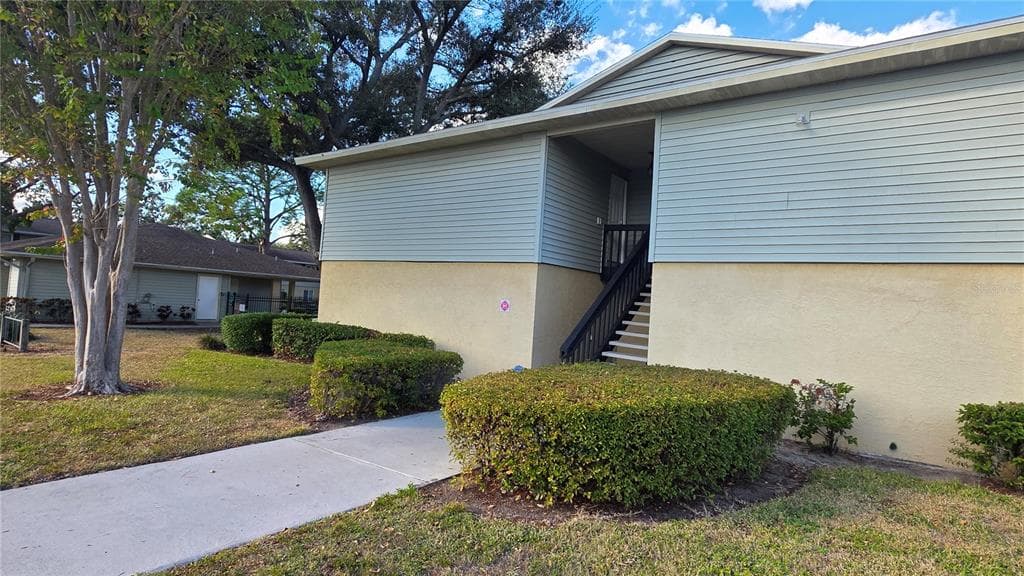 206 BERRY TREE Place Unit 206, BRANDON, FL 33510