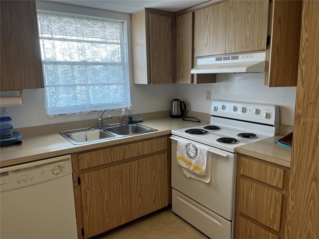 9815 47TH AVENUE Unit 303, Street PETERSBURG, FL 33708 photo 5