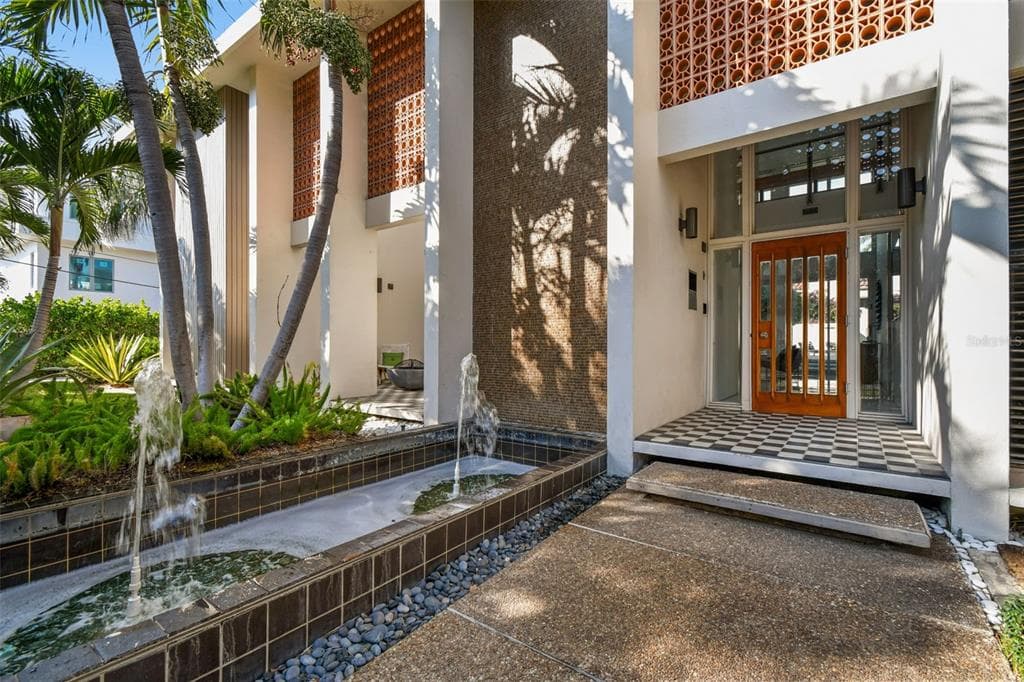 41 BERING STREET, TAMPA, FL, 33606