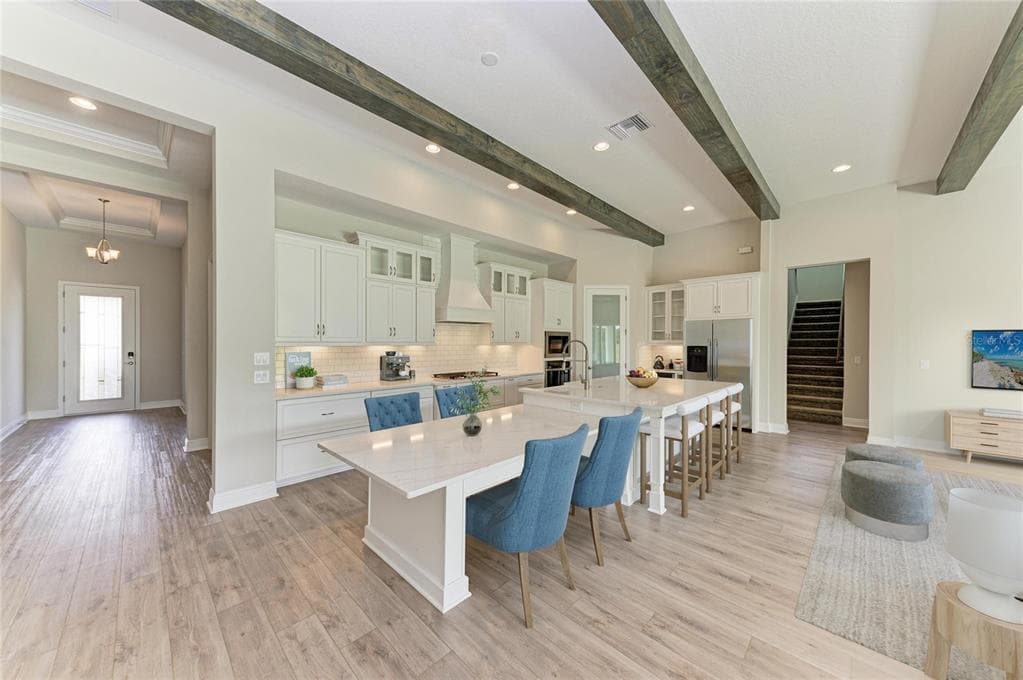 10073 MEADOWRUN Drive, LITHIA, FL 33547 photo 2