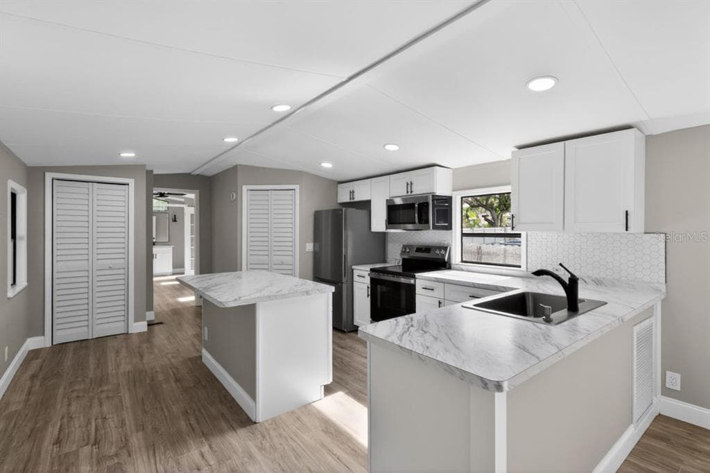 9528 XENIA STREET, NEW PORT RICHEY, FL 34654 photo 3