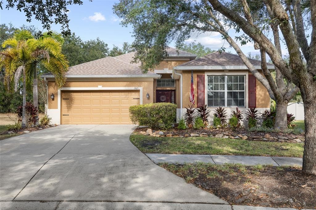 17425 NEW CROSS CIRCLE, LITHIA, FL 33547
