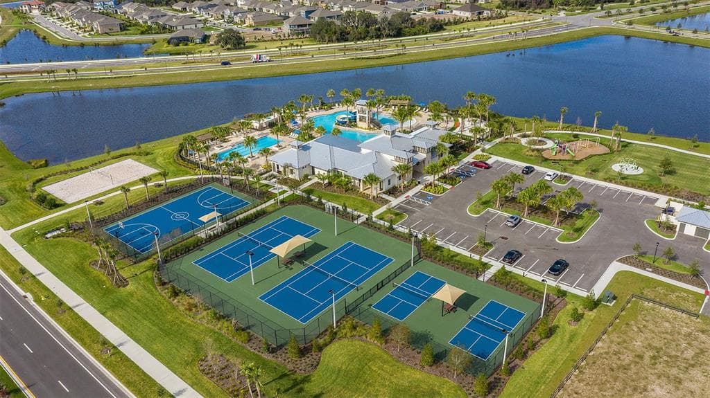 5127 SPRING MAIDEN Circle, APOLLO BEACH, FL 33572 photo 2