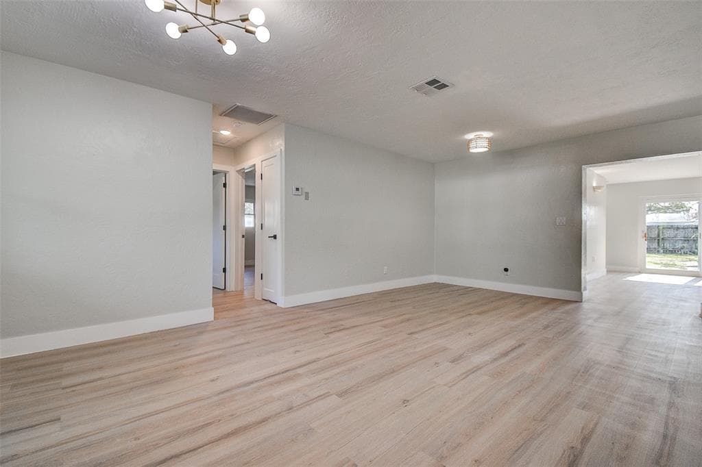 140 89TH AVENUE, ST PETERSBURG, FL, 33702 photo 4