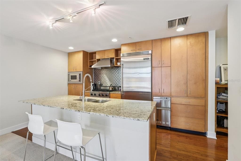 1120 KENNEDY BOULEVARD Unit 730, TAMPA, FL 33602 photo 2