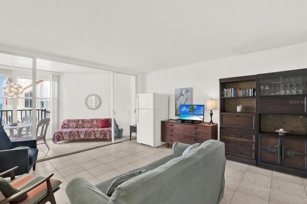 16400 GULF Boulevard Unit 310, REDINGTON BEACH, FL 33708 photo 3