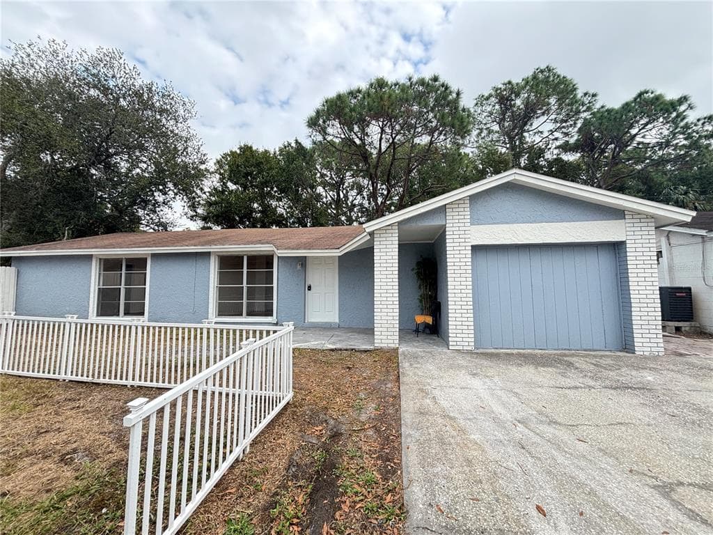 10101 SPRINGTREE COURT, TAMPA, FL 33615 photo 3