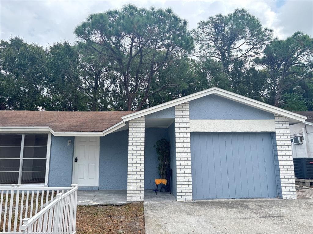 10101 SPRINGTREE COURT, TAMPA, FL 33615