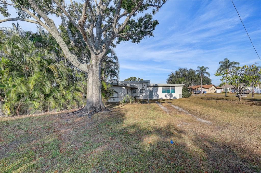 1000 61ST AVENUE, Street PETERSBURG, FL 33703 photo 3