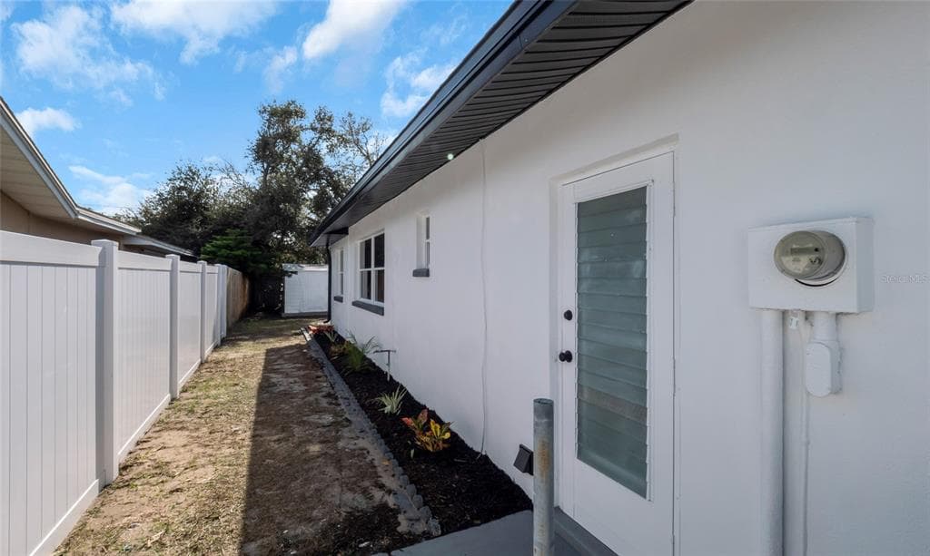 13740 94TH AVENUE, SEMINOLE, FL 33776 photo 5