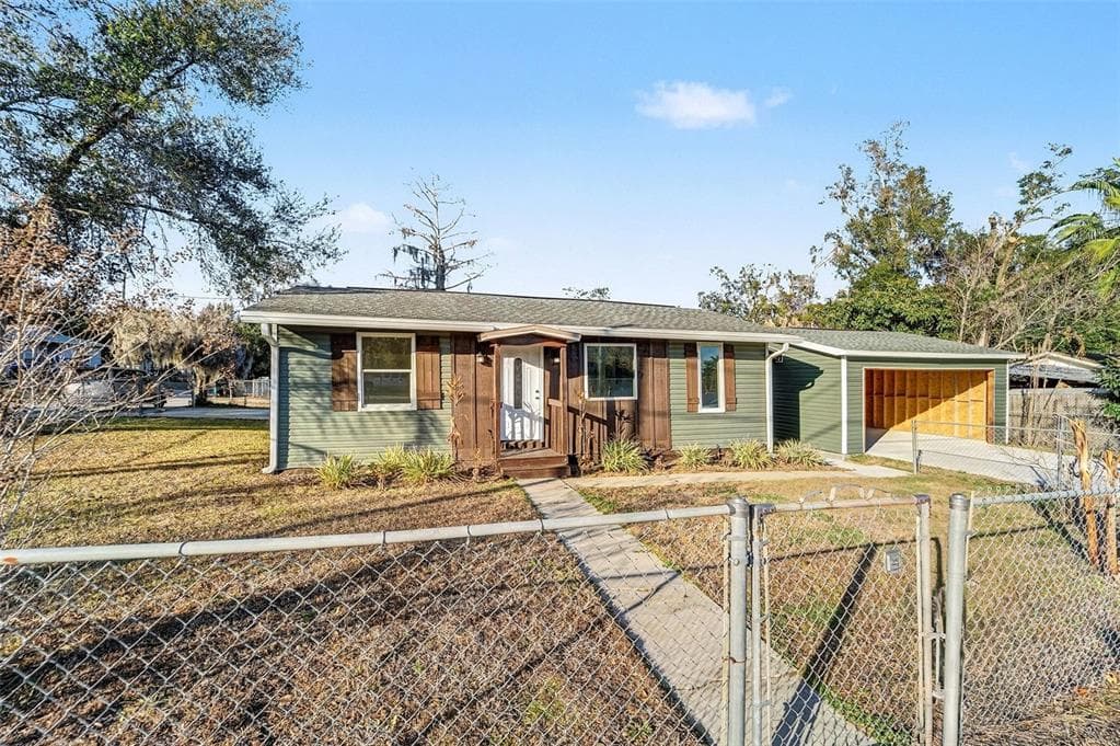 37045 NORTH AVENUE, DADE CITY, FL 33523