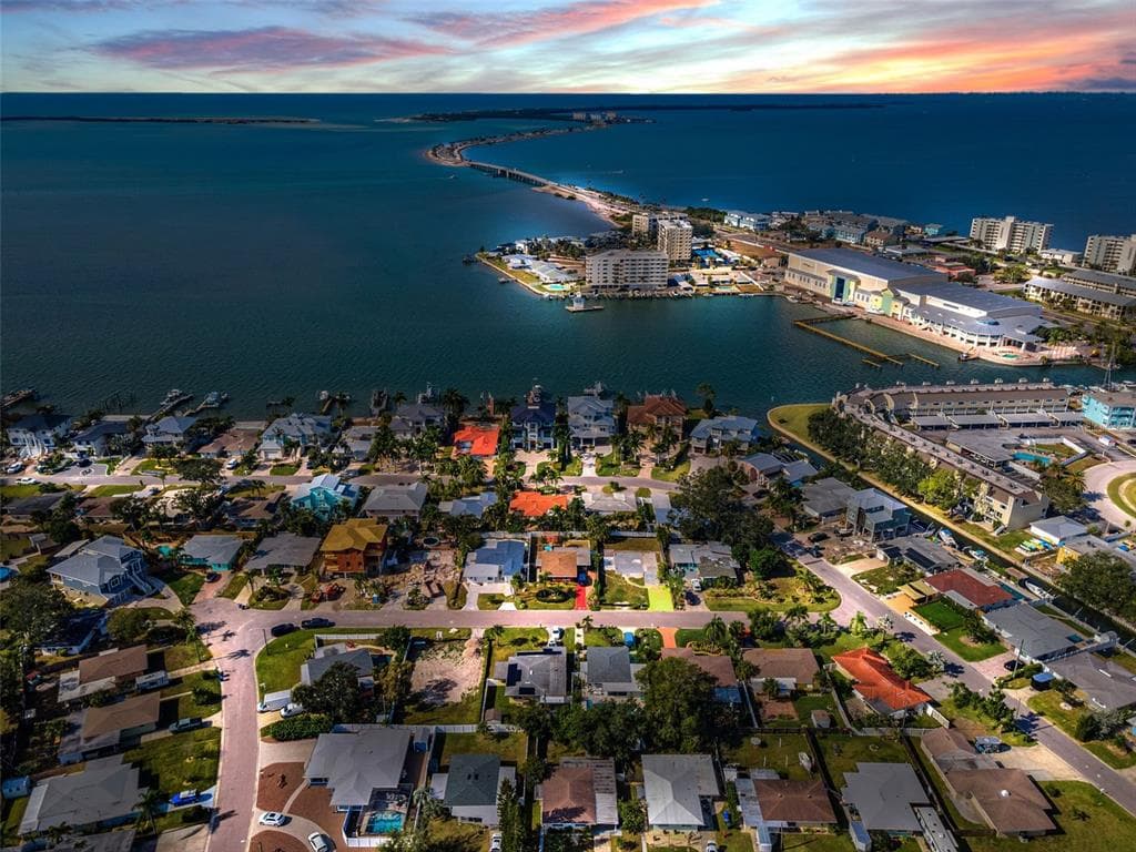 2476 CORONADO Way, DUNEDIN, FL 34698 photo 2