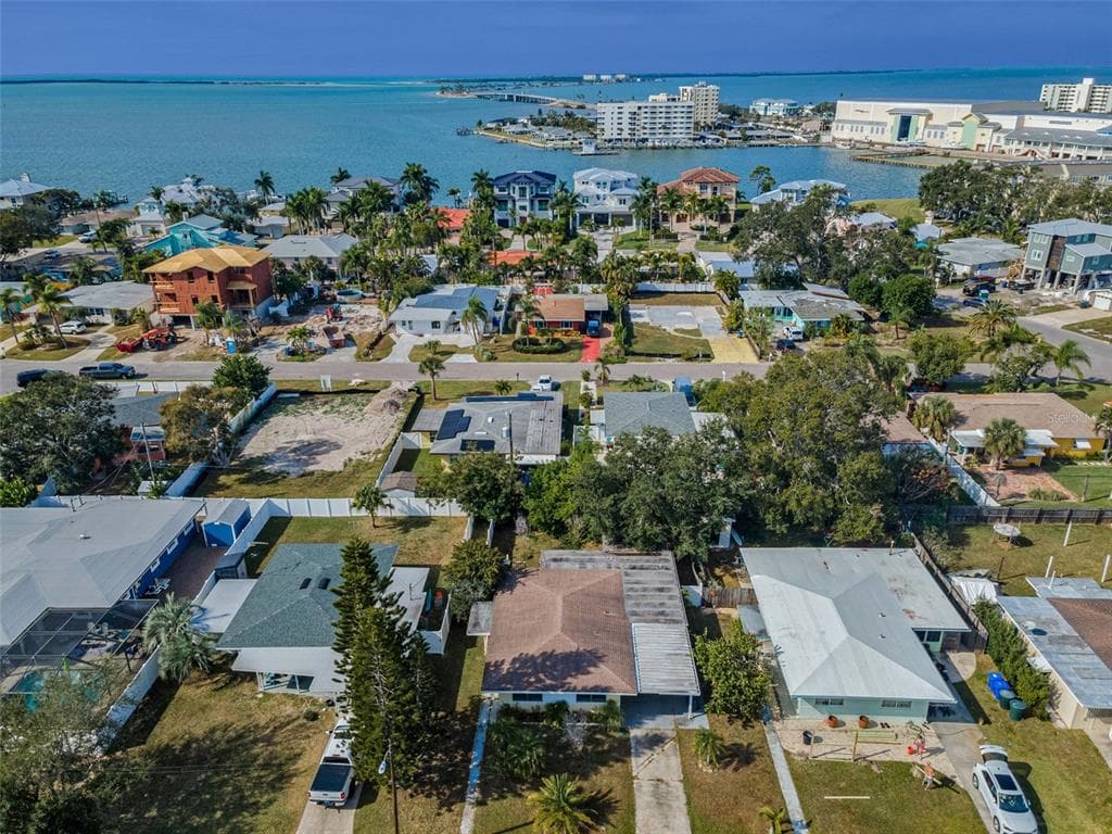 2476 CORONADO Way, DUNEDIN, FL 34698 photo 4