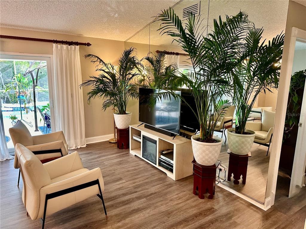 559 QUINTANA PLACE, Street PETERSBURG, FL 33703 photo 3