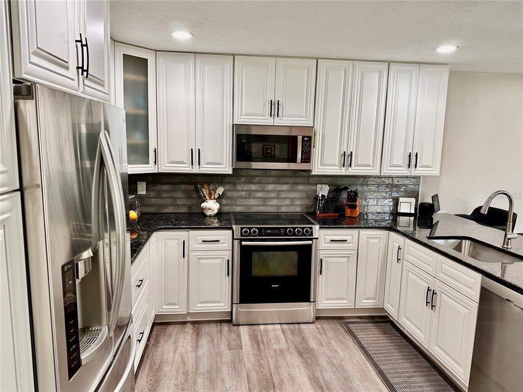 559 QUINTANA PLACE, Street PETERSBURG, FL 33703 photo 5