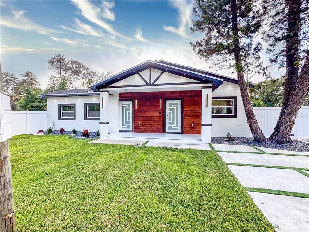 6402 WOODLYNNE AVENUE, TAMPA, FL 33614 photo 3