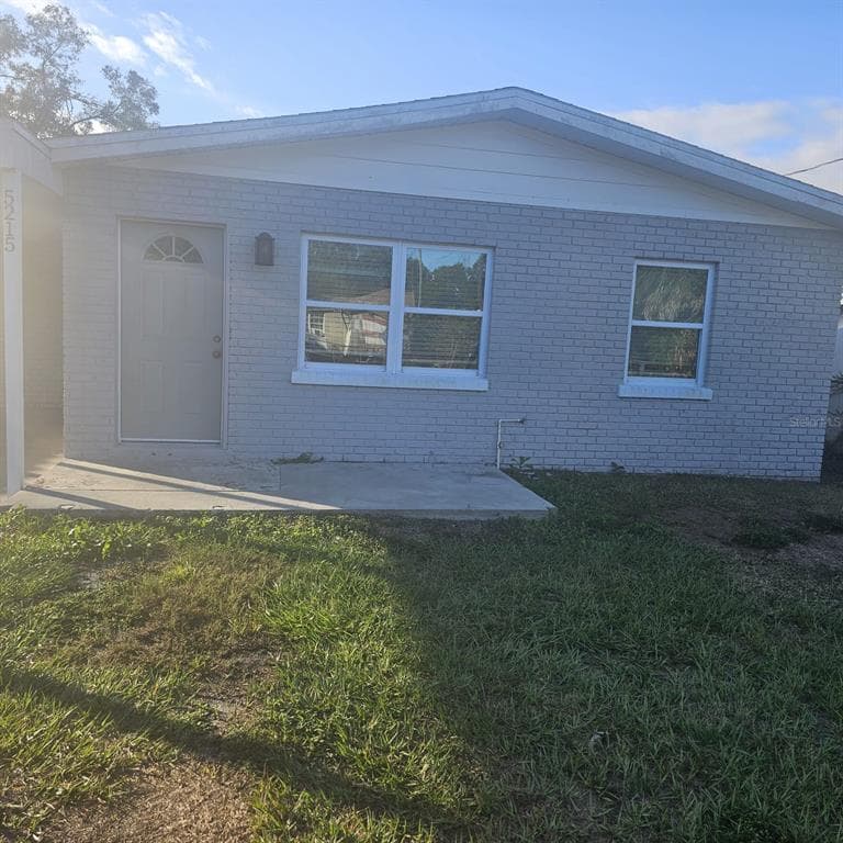 5215 17TH AVENUE, TAMPA, FL 33619