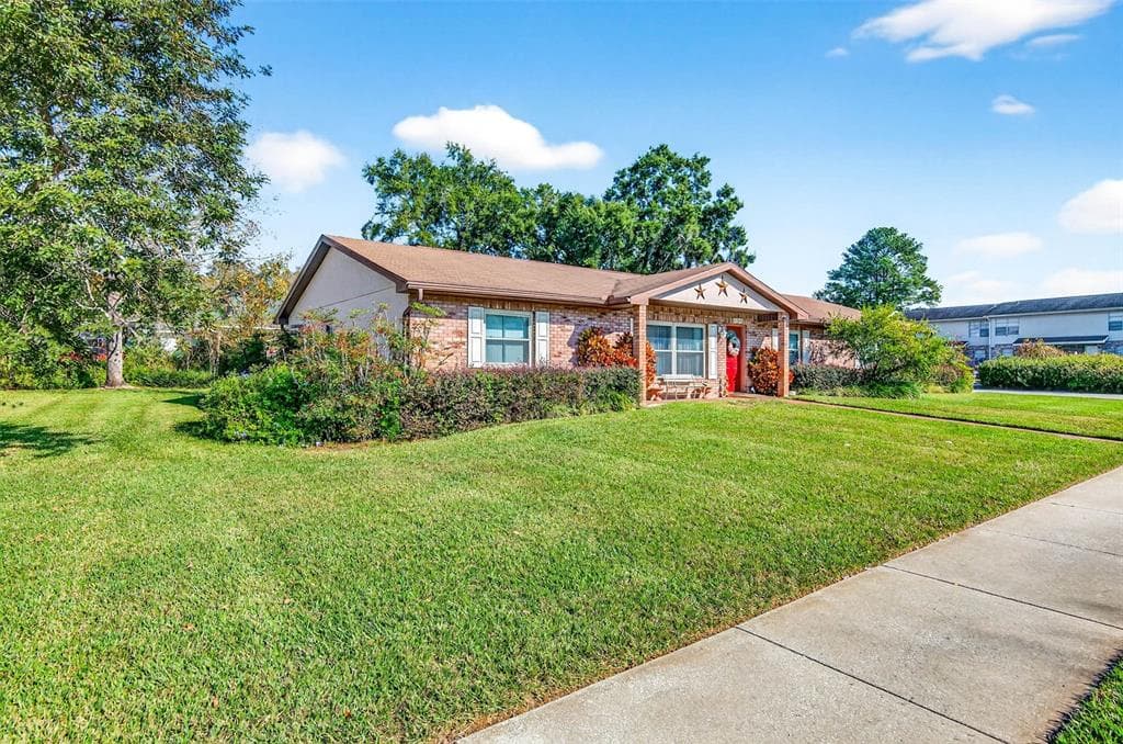 37821 WILLINGHAM Avenue, DADE CITY, FL 33525 photo 2