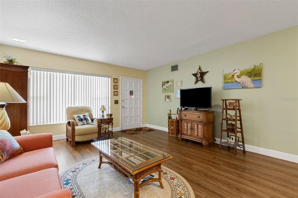 2416 WORLD PARKWAY Boulevard Unit 8, CLEARWATER, FL 33763 photo 4