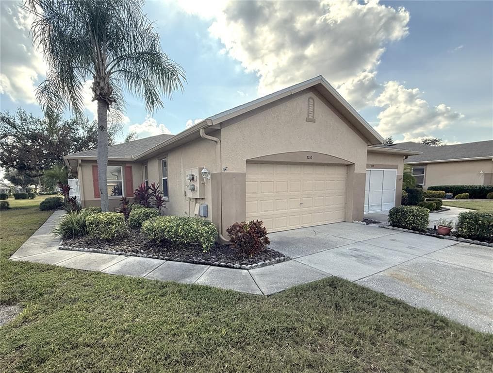 2110 ACADIA GREENS DRIVE Unit 61, SUN CITY CENTER, FL 33573
