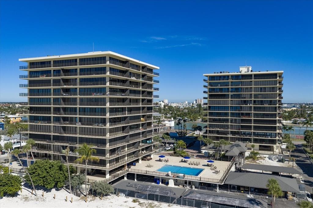 7600 BAYSHORE DRIVE Unit 204, TREASURE ISLAND, FL 33706 photo 2