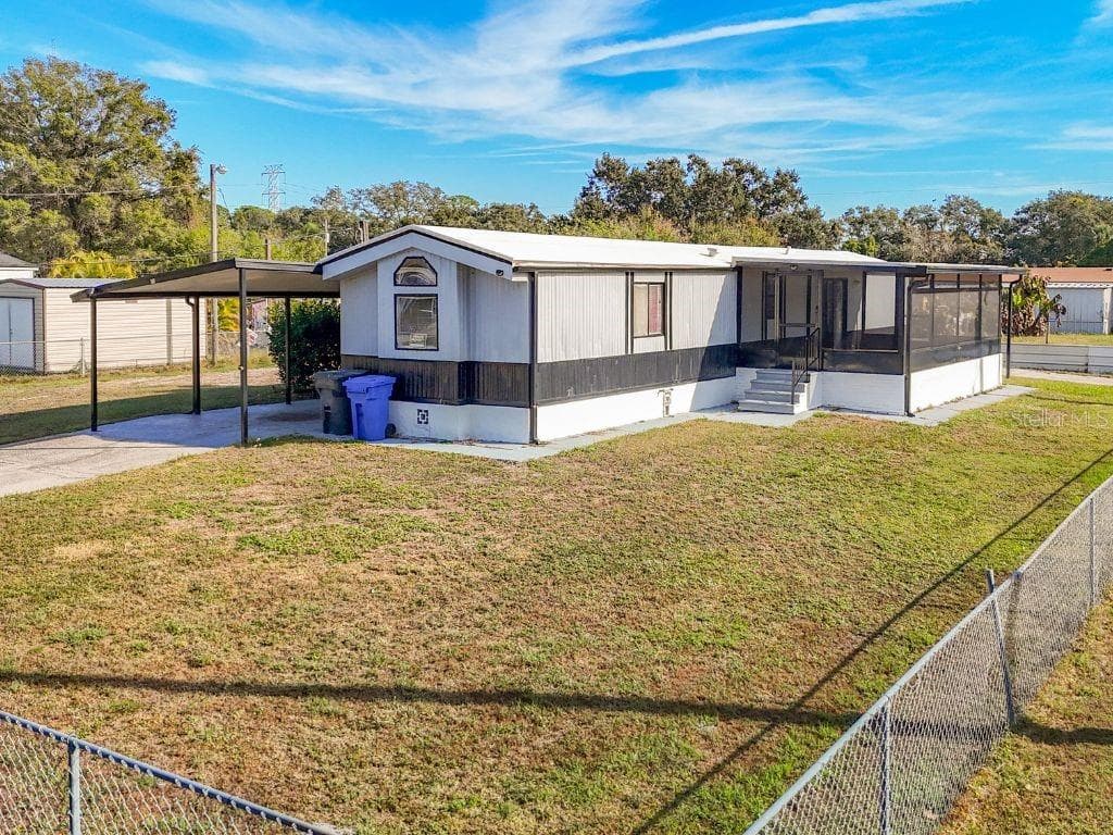 4907 DACCA Drive, TAMPA, FL 33619 photo 3