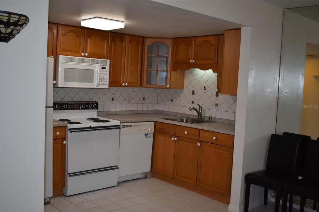 7701 STARKEY ROAD Unit 313, SEMINOLE, FL 33777 photo 2