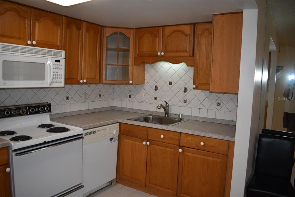 7701 STARKEY ROAD Unit 313, SEMINOLE, FL 33777 photo 3