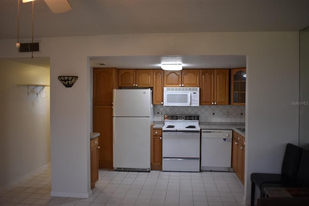 7701 STARKEY ROAD Unit 313, SEMINOLE, FL 33777 photo 5