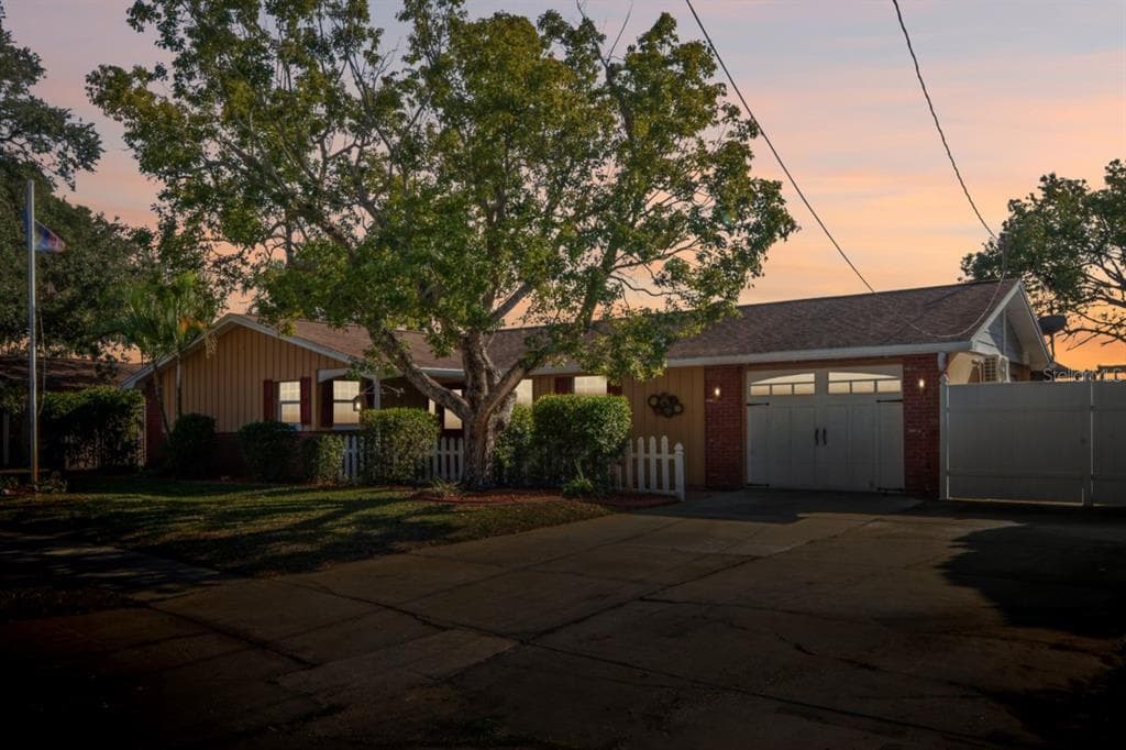 5820 MELALEUCA DRIVE, HOLIDAY, FL 34690 photo 2