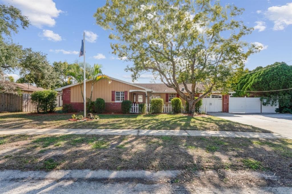 5820 MELALEUCA DRIVE, HOLIDAY, FL 34690