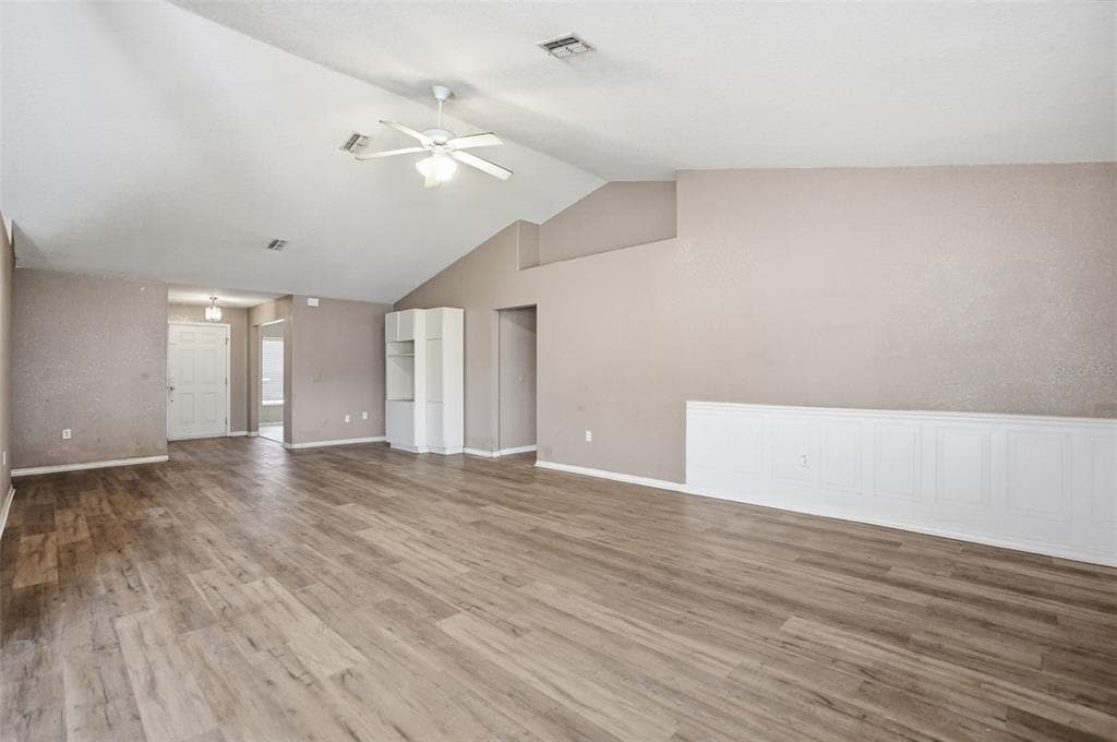 10490 MAYFLOWER Road, SPRING HILL, FL 34608 photo 4