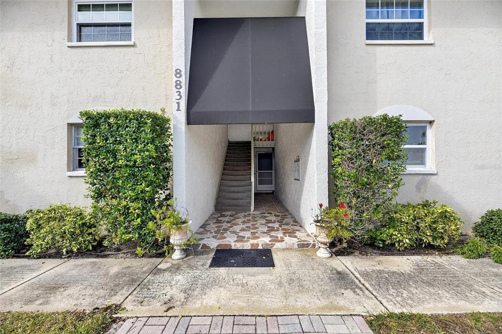 8831 BAY POINTE DRIVE Unit 107, TAMPA, FL 33615 photo 2