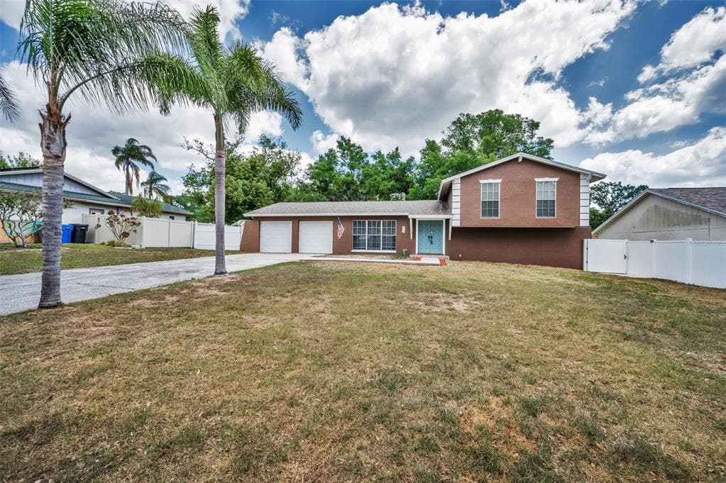 613 VALLEY HILL DRIVE, BRANDON, FL 33510