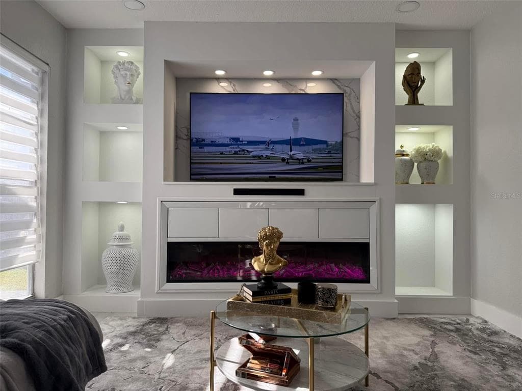 8503 WOODBRIDGE BOULEVARD, TAMPA, FL 33615 photo 2