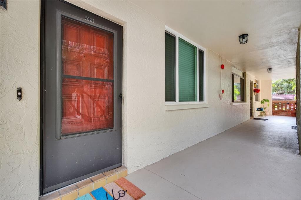 1012 PEARCE Drive Unit 110, CLEARWATER, FL 33764 photo 4