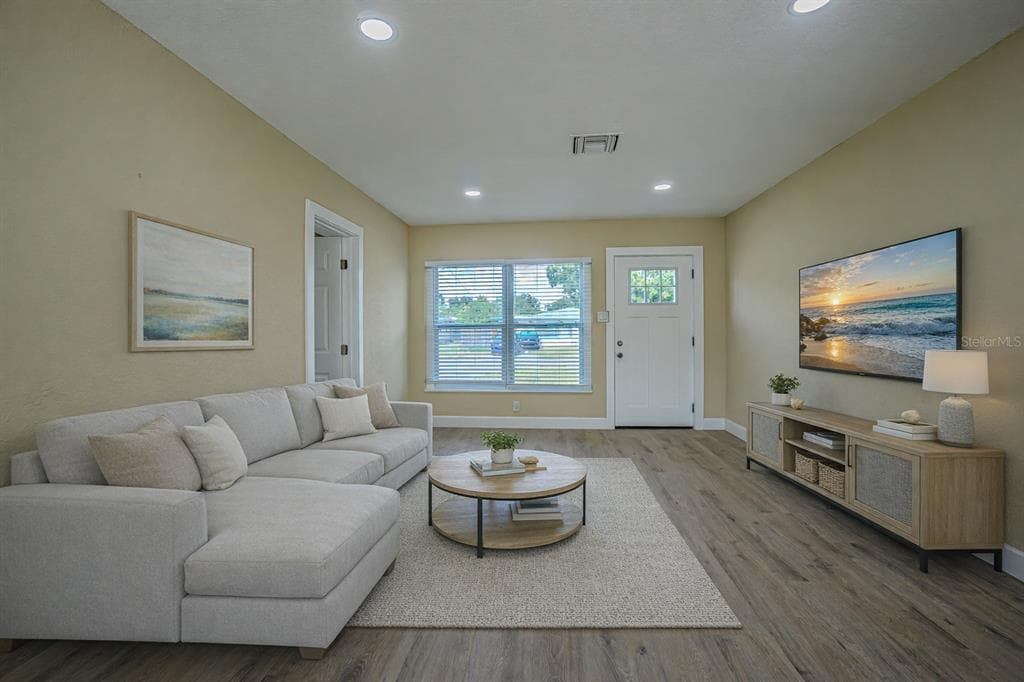 2710 NASSAU Street, TAMPA, FL 33607 photo 4