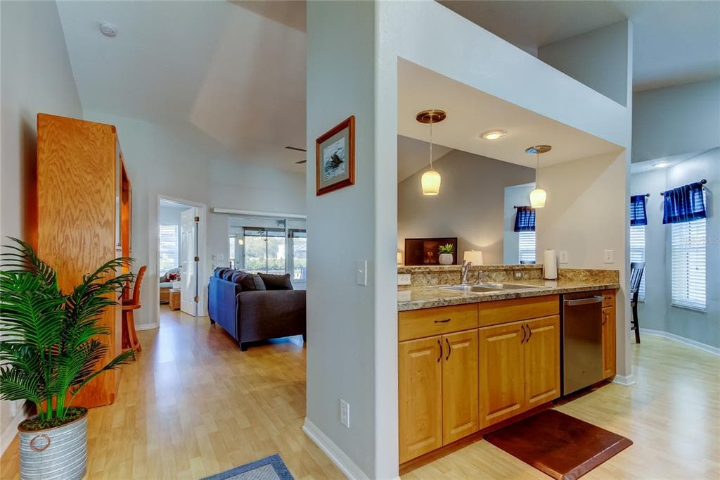 531 CANAL WAY, OLDSMAR, FL 34677 photo 4