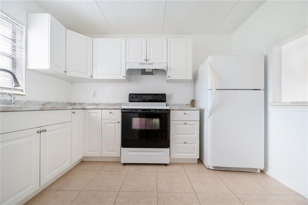 2860 SOMERSET PARK DRIVE Unit 103, TAMPA, FL 33613 photo 5