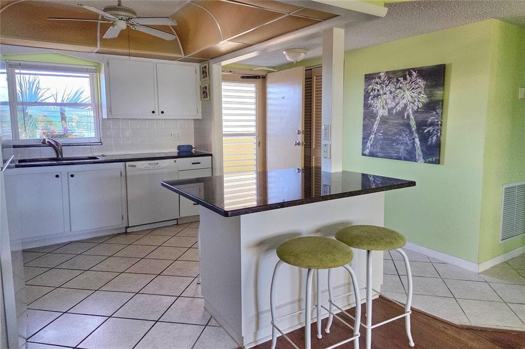 4550 COVE CIRCLE Unit 406, Street PETERSBURG, FL 33708 photo 4