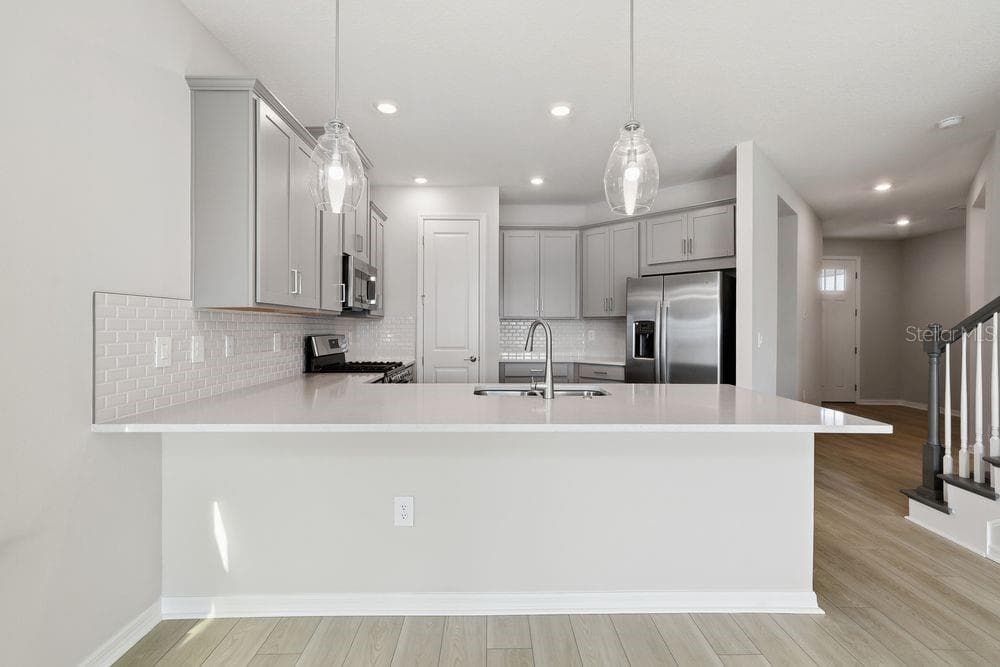 815 STEEL DRIVE, APOLLO BEACH, FL 33572 photo 3