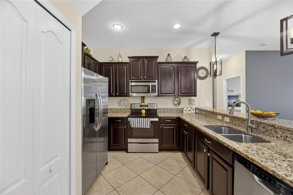 20041 SATIN LEAF AVENUE, TAMPA, FL 33647 photo 3