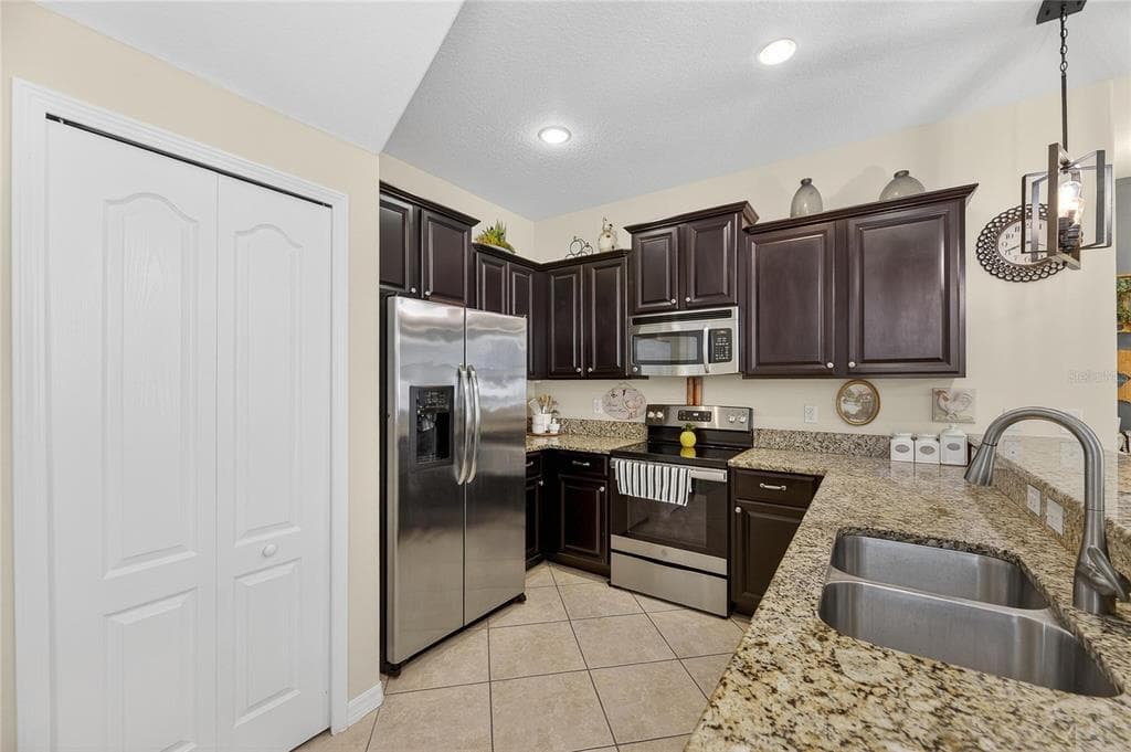 20041 SATIN LEAF AVENUE, TAMPA, FL 33647 photo 4