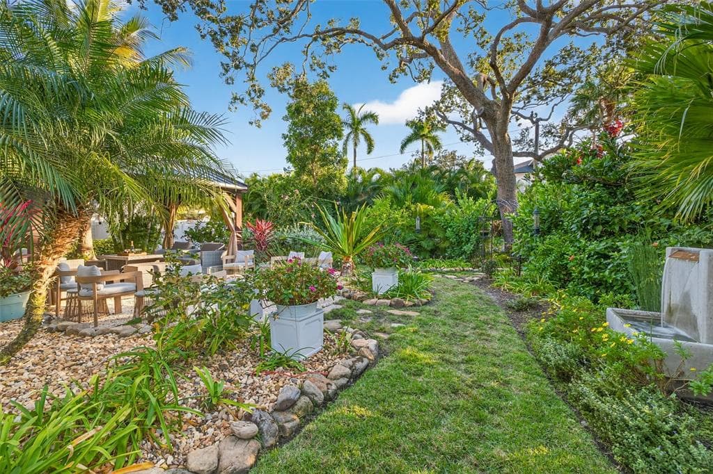 1936 COFFEE POT BOULEVARD, Street PETERSBURG, FL 33704 photo 5