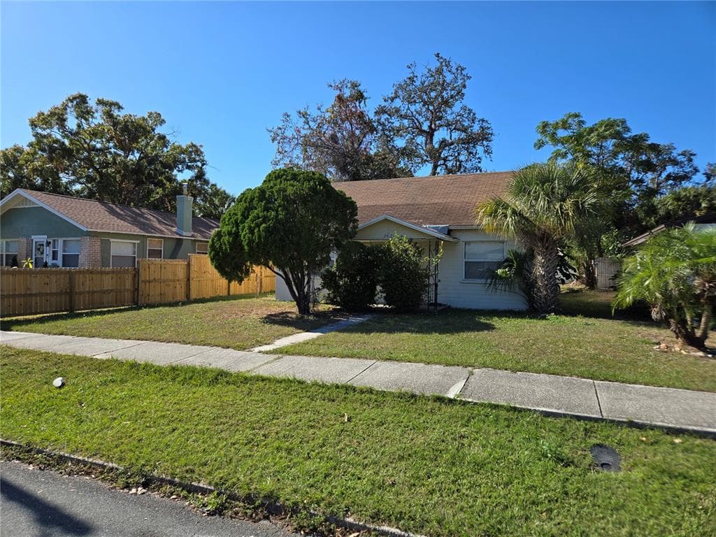 2421 11TH STREET, ST PETERSBURG, FL, 33705 photo 2