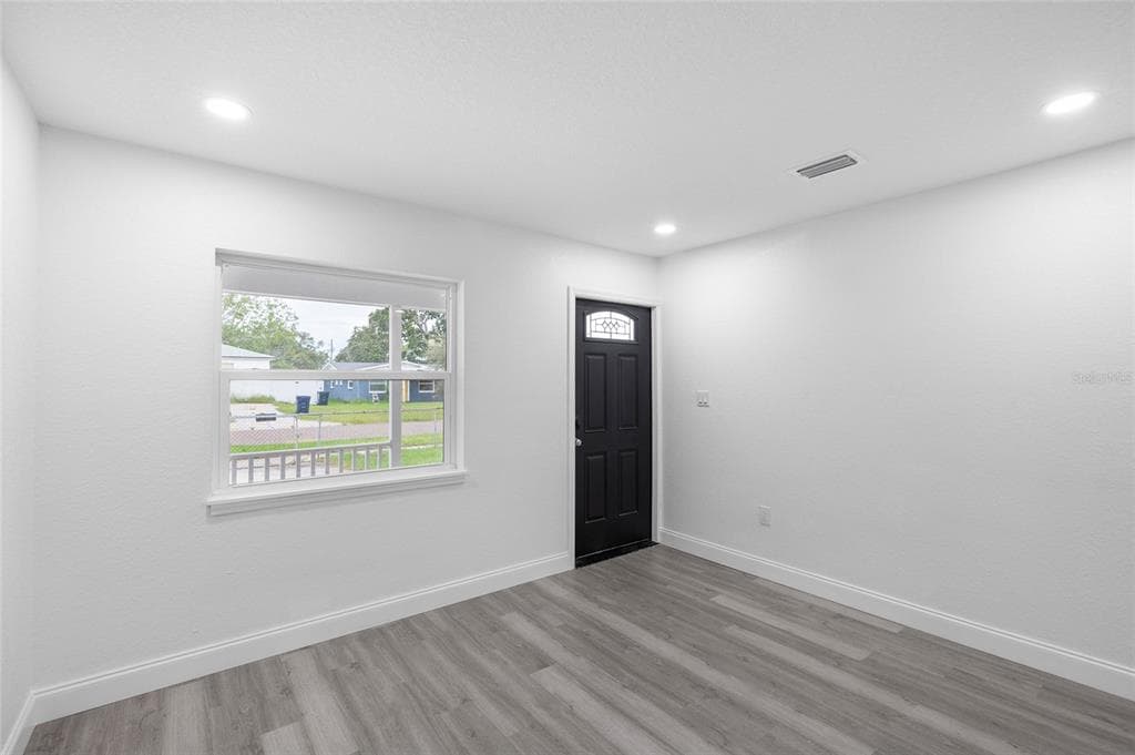 6616 MASCOTTE Street, TAMPA, FL 33616 photo 5