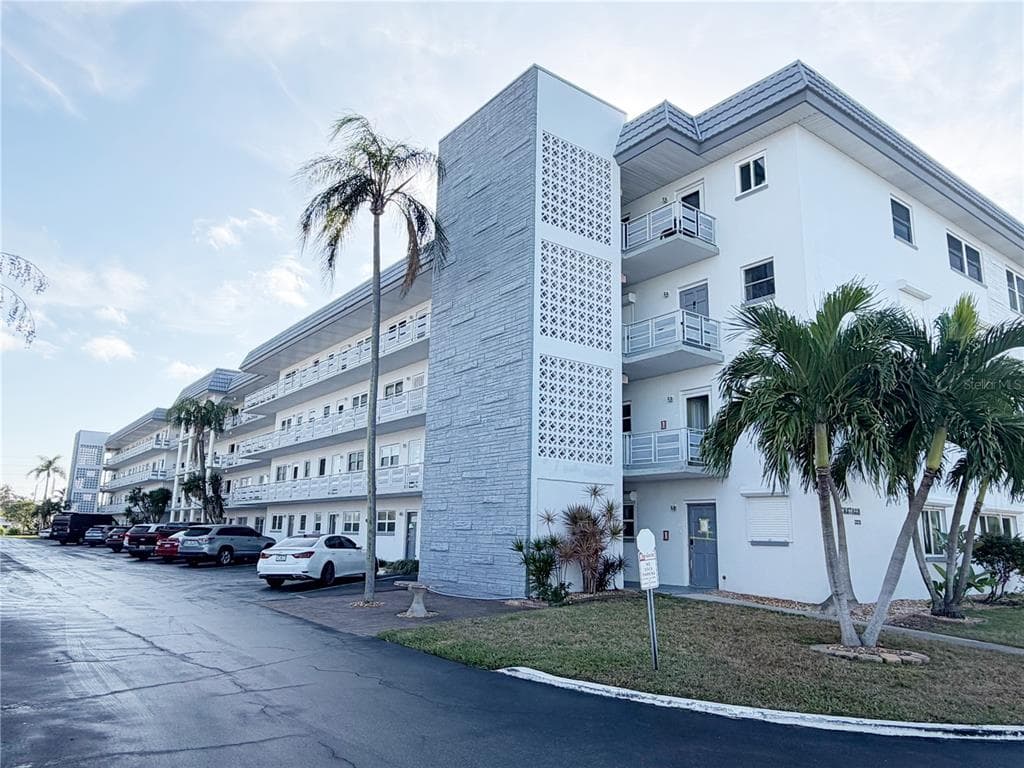 3018 59TH Street Unit 111, GULFPORT, FL 33707