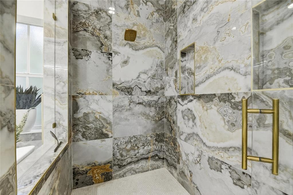 415 ISLEBAY Drive, APOLLO BEACH, FL 33572 photo 5