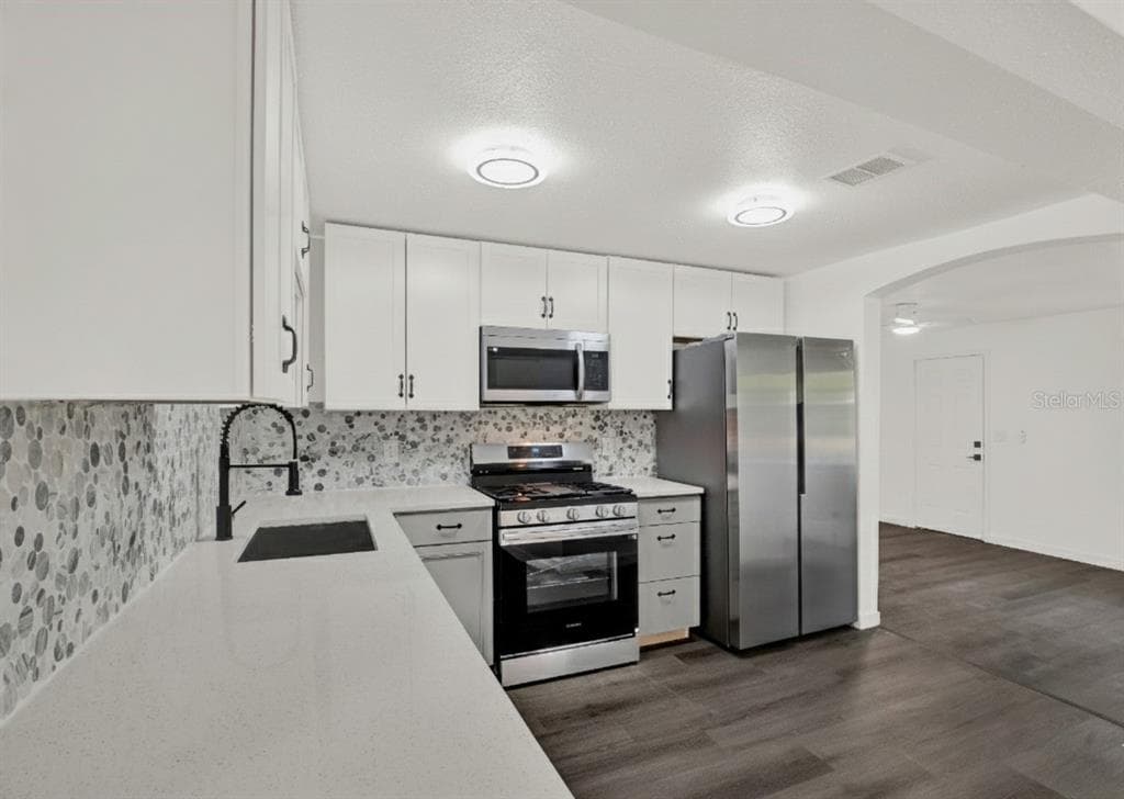 1955 GILBERT STREET, CLEARWATER, FL, 33765 photo 3